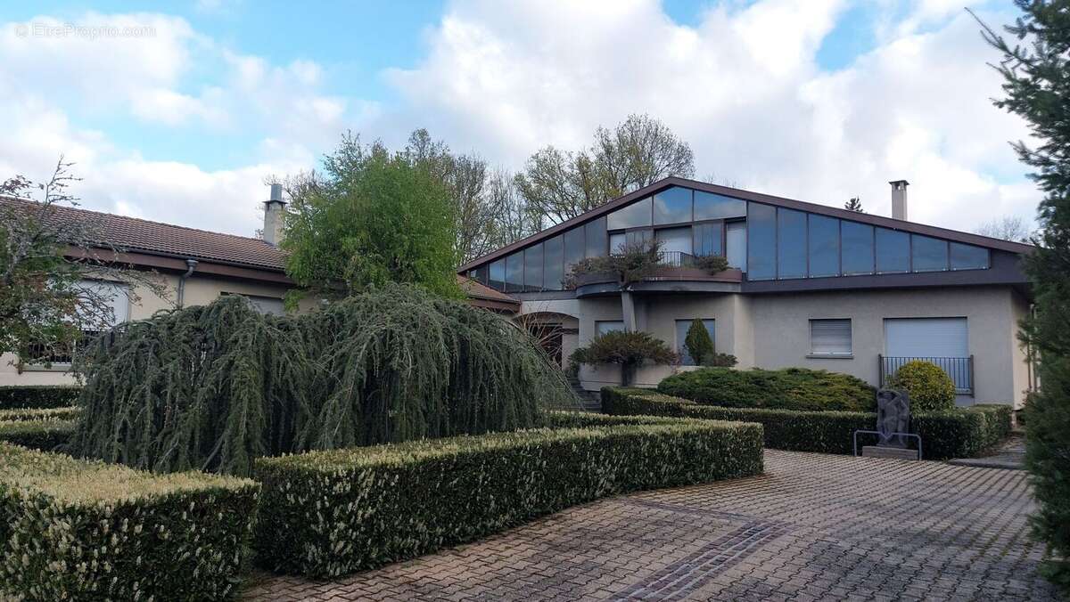 Maison à YOUX