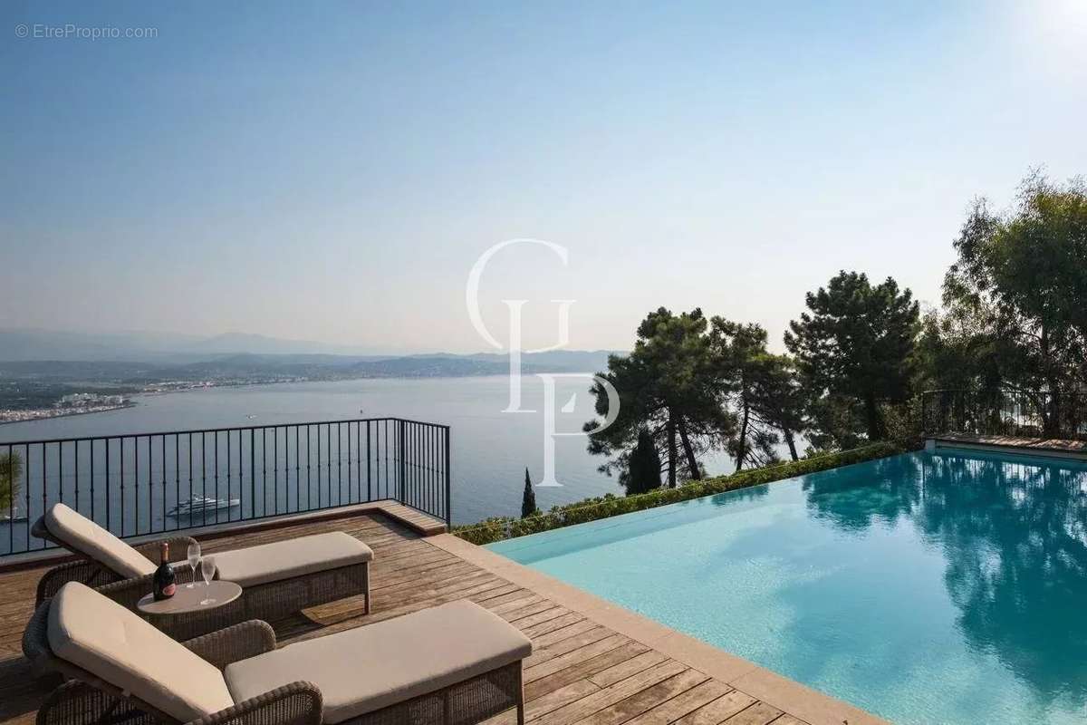 Maison à THEOULE-SUR-MER