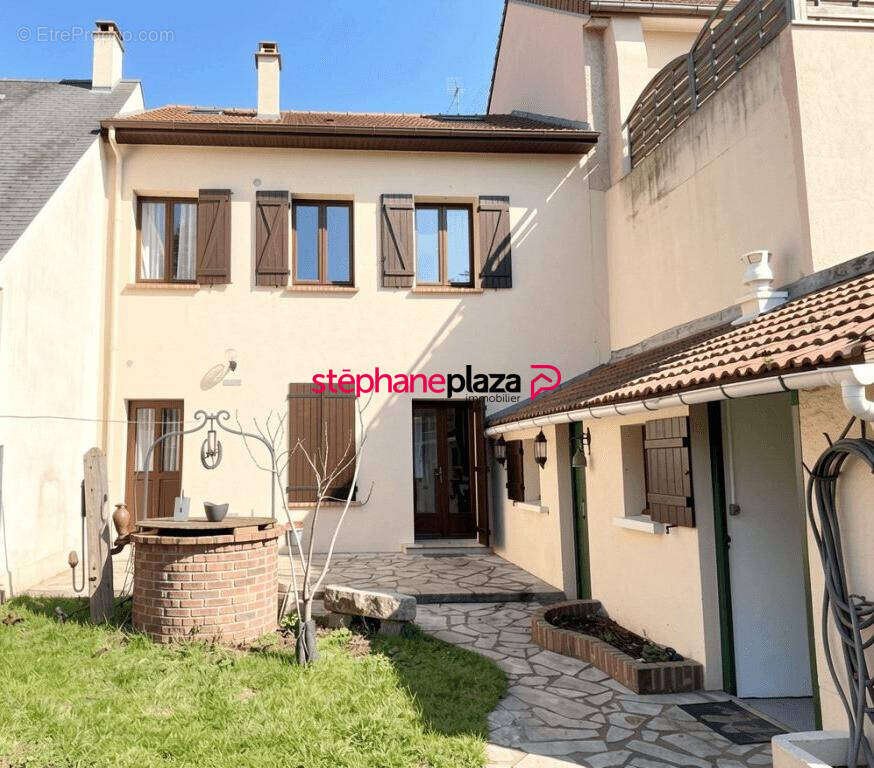 Maison à SARTROUVILLE