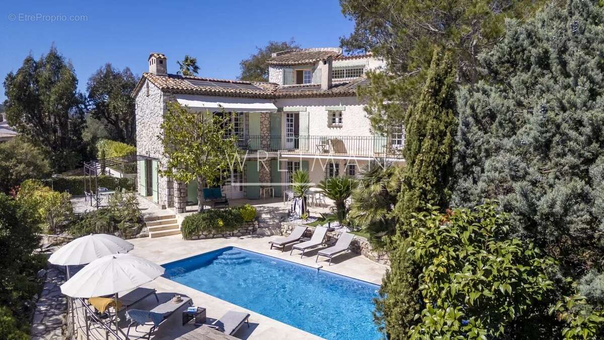 Maison à MANDELIEU-LA-NAPOULE