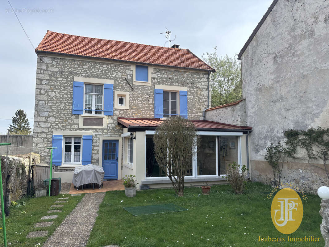 Maison à BENNECOURT