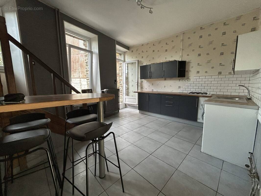 Maison 115 m² à Pont-D'ouilly  - photo 2