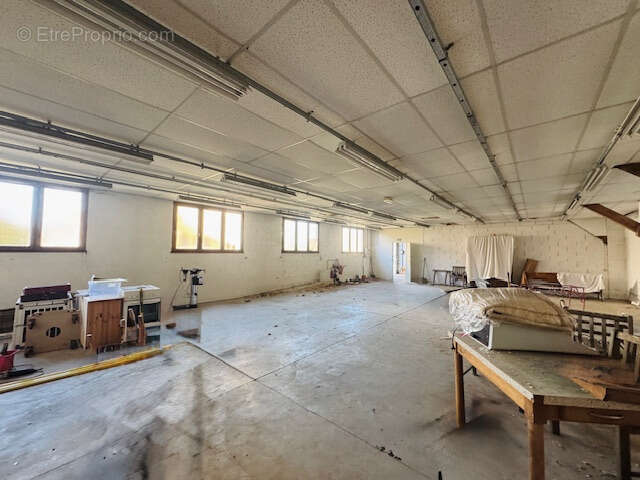 Maison 5 chambres et dependance a villerest dans un environnement calme et residentiel - photo 12