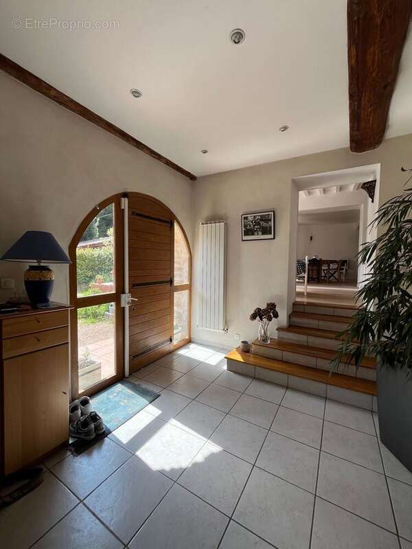 Maison à FONTAINES-SAINT-MARTIN