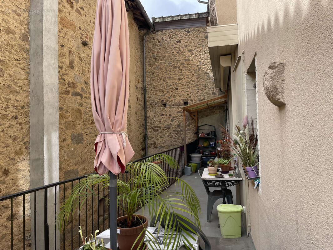 immeuble de 246 m2 - 8 pièces - photo 3
