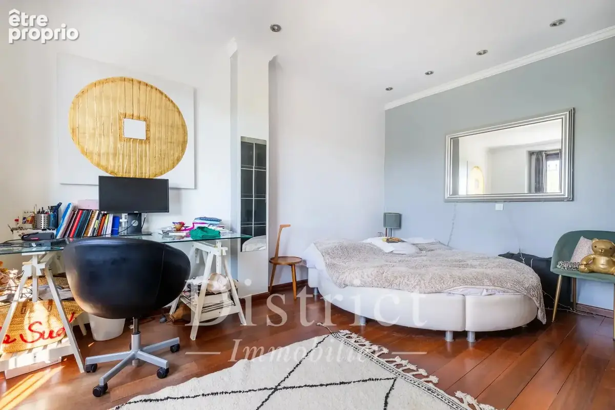 Belle propriété sur les bords de Marne. Maison de 432 m² sur 917 m² de terrain. - photo 18