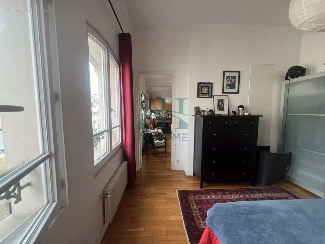 Appartement à PARIS-10E