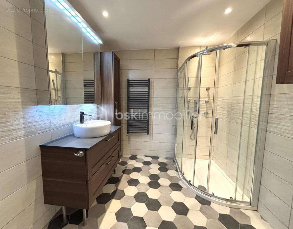 Appartement à LA VILLE-DU-BOIS