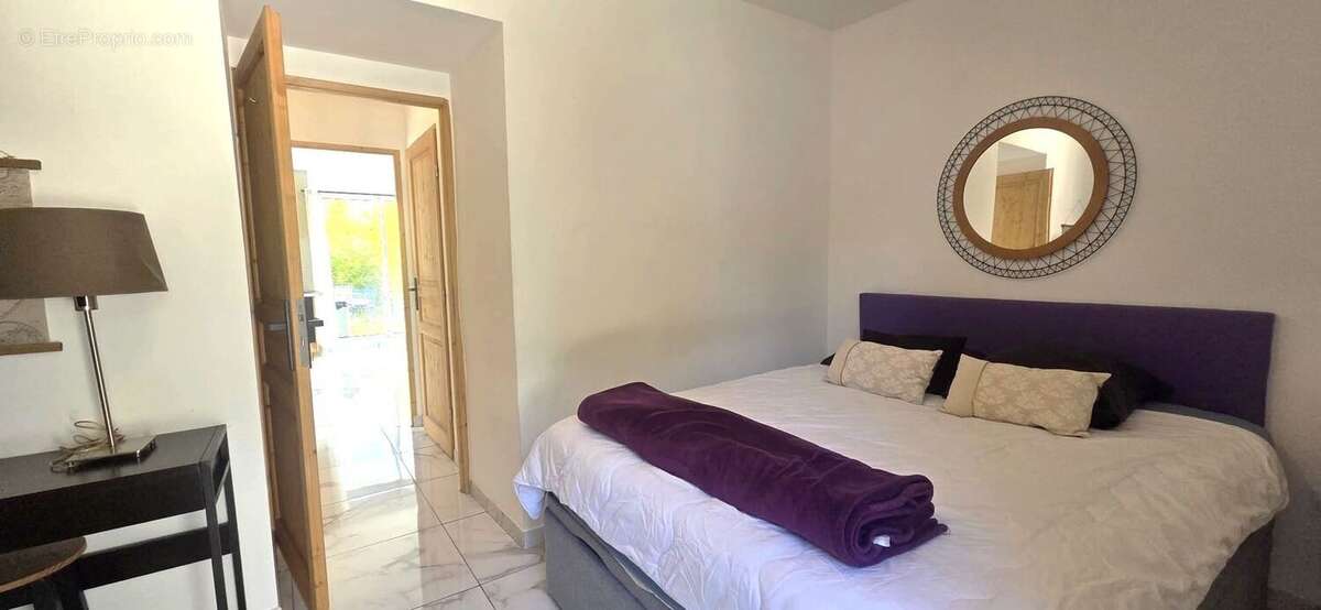 AUBAGNE-MAISON T5 A VENDRE-4 CHAMBRES-550M² DE TERRAIN-PROCHES - Maison à AUBAGNE