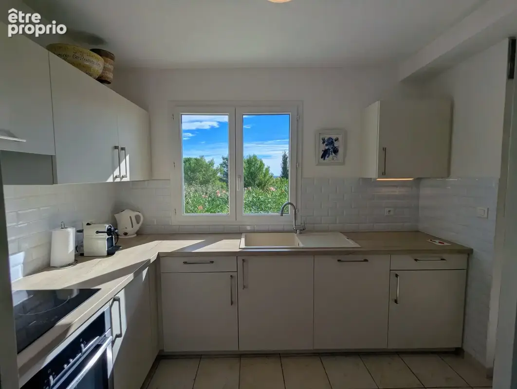Villa d'architecte avec piscine, magnifiques vues dégagées et grand terrain - photo 14