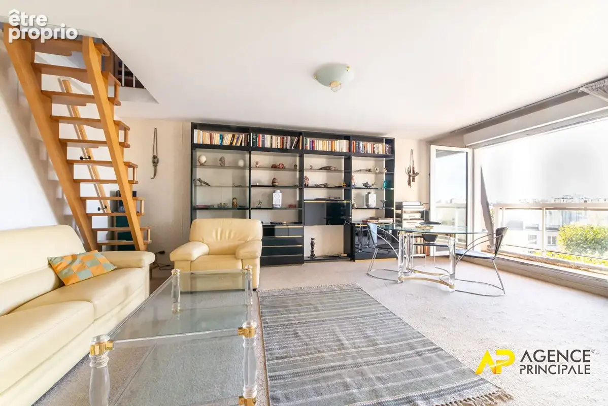 Appartement à LA GARENNE-COLOMBES