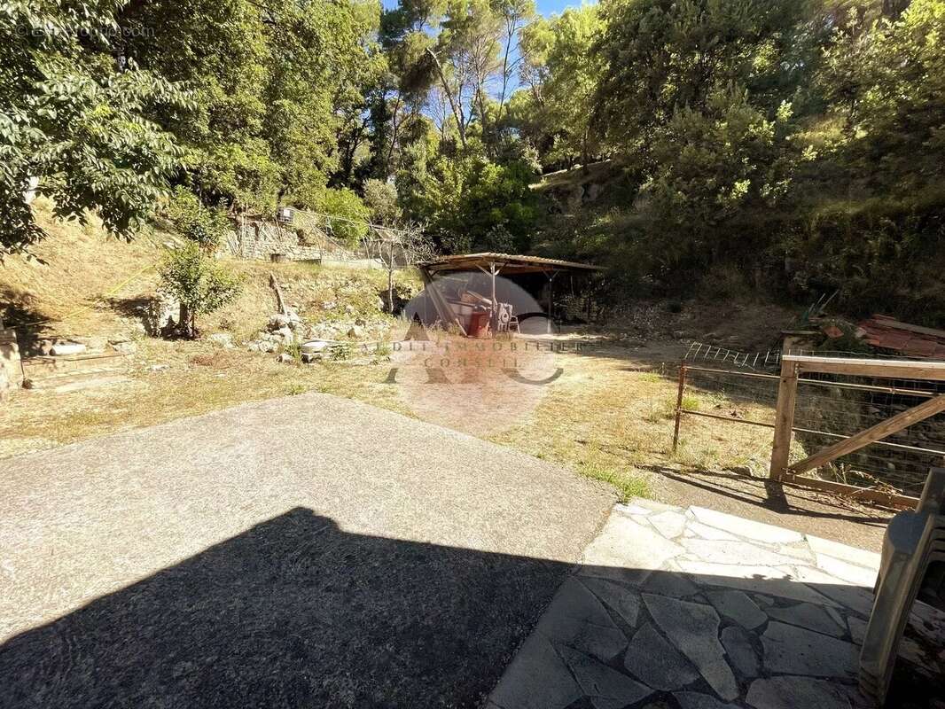 Maison à TOURRETTES