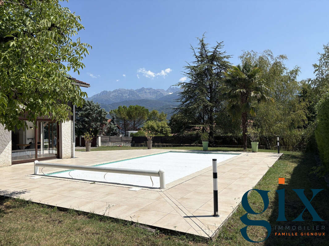Maison 158 m² à Saint-Ismier  - photo 2