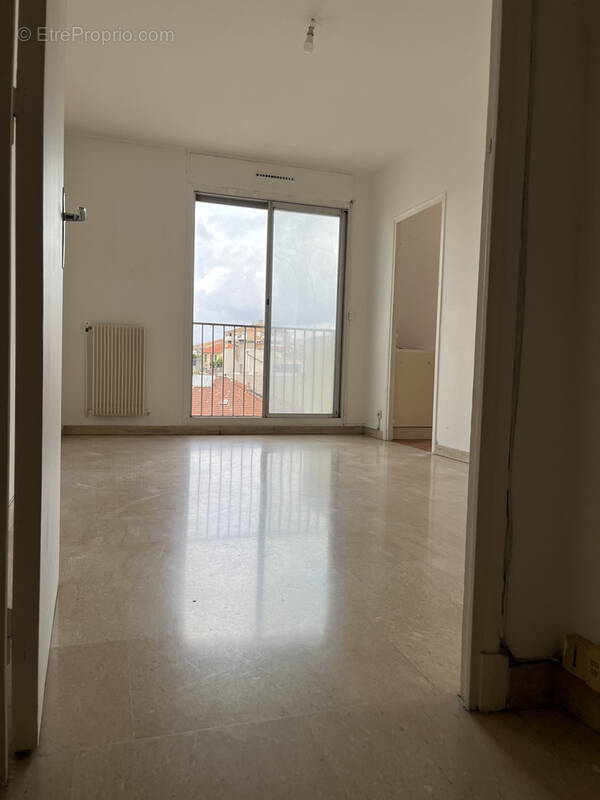 Appartement à MARSEILLE-5E