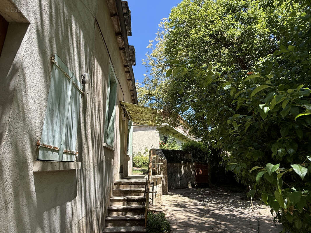 Maison à LAGUEPIE