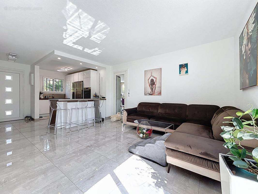 Maison à FREJUS