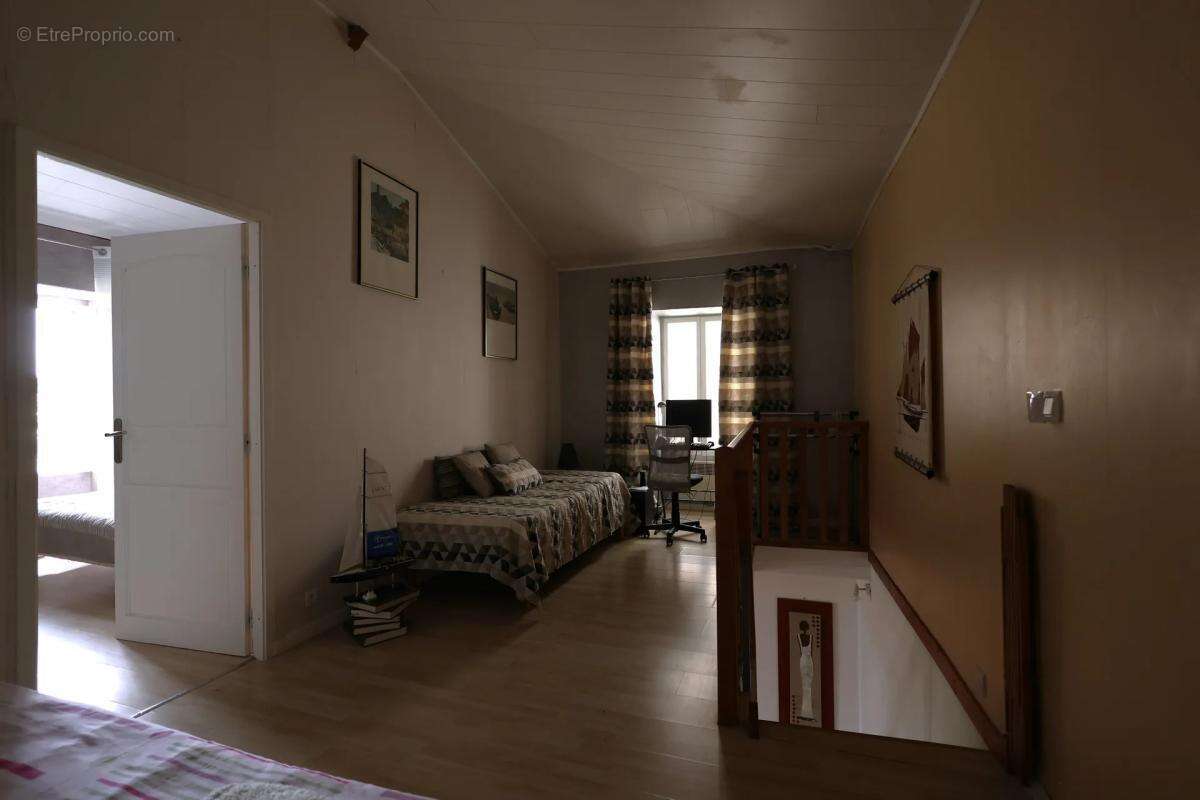 Maison à CHENAC-SAINT-SEURIN-D&#039;UZET