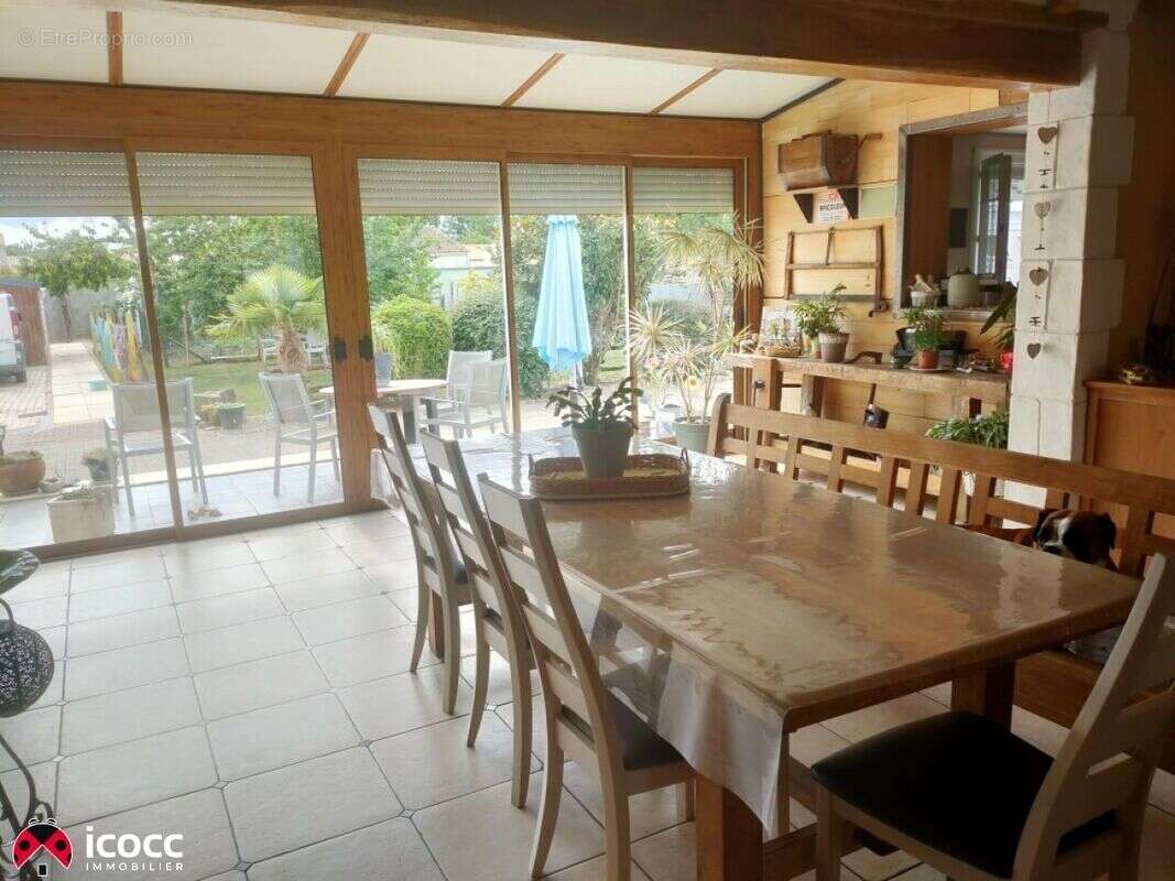 Maison à CHAMPAGNE-LES-MARAIS