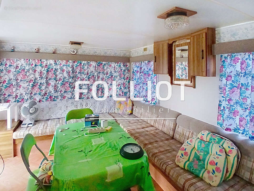 Terrain à LA HAYE-DU-PUITS