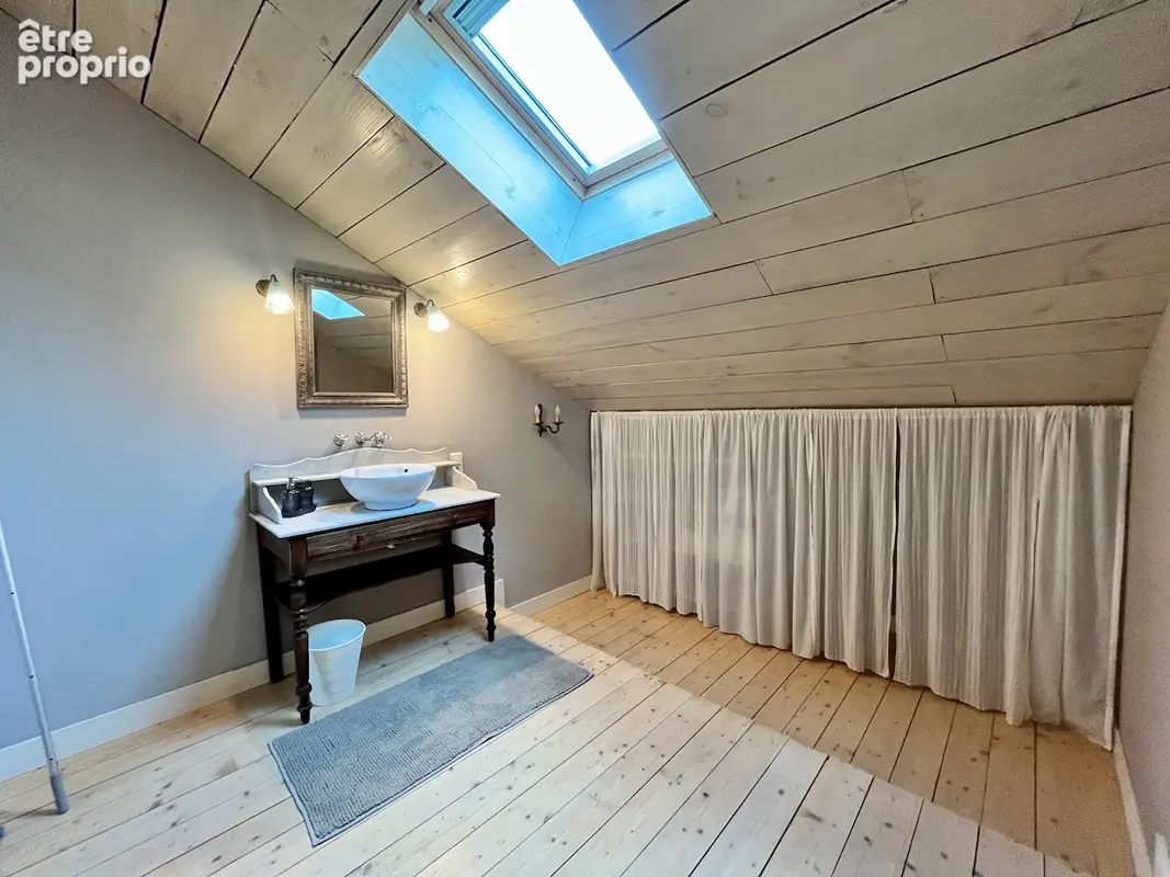 Villeneuve-sur-Lot, à deux pas du centre-ville, magnifique maison en pierre de 193 m² sur un terrain d'environ 180 m². Énorme co - photo 15