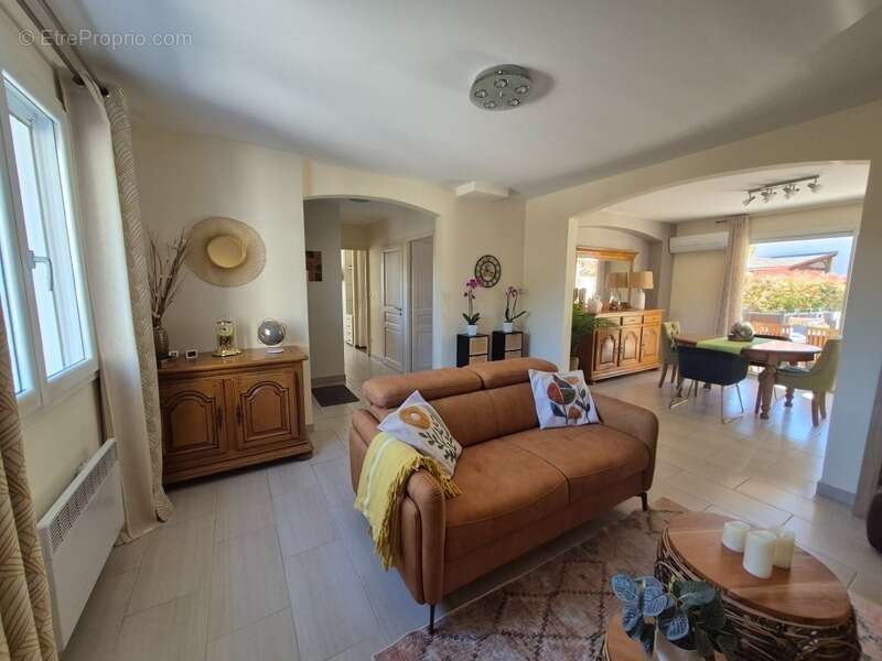 Maison à SOLLIES-VILLE