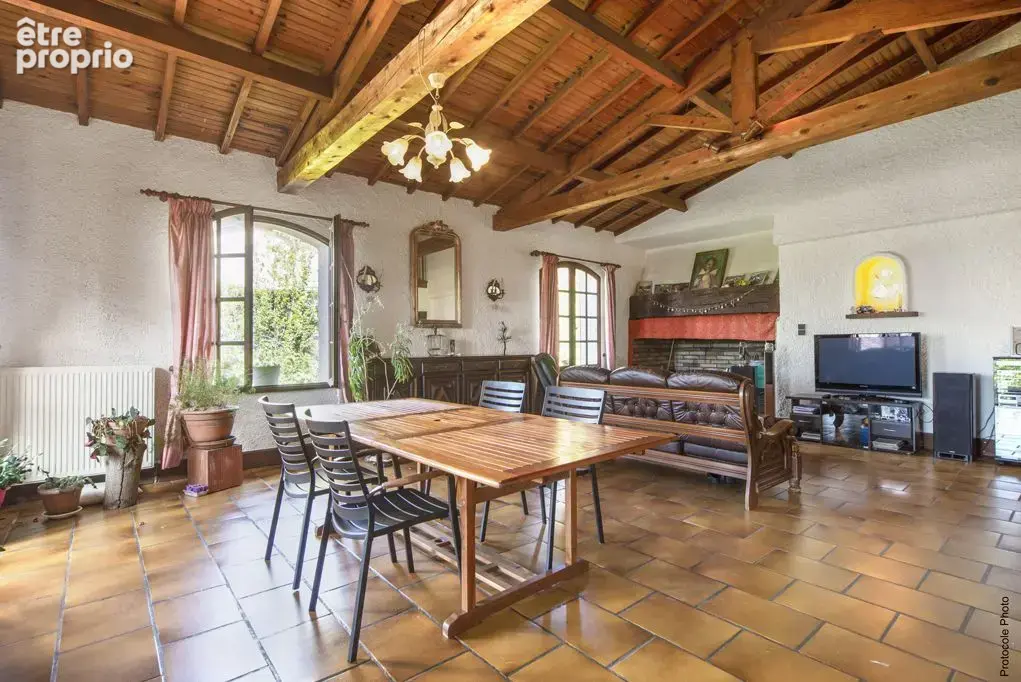 Maison 220m² à Pechbonnieu – Terrain arboré 1800m² piscinable avec vue - photo 5