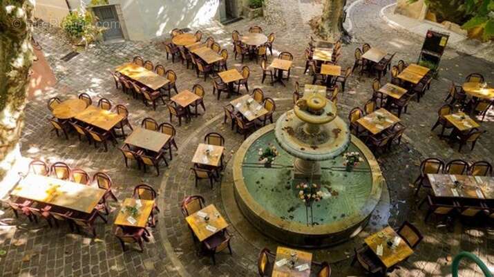 Commerce à SEILLANS