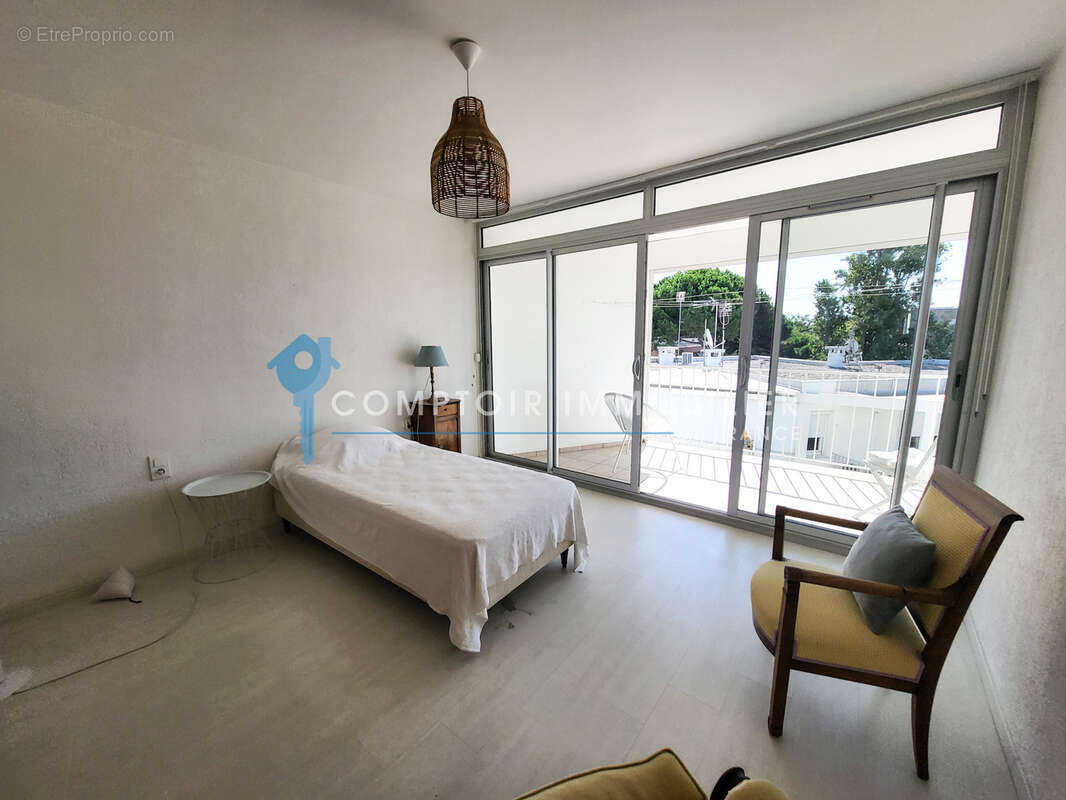 Duplex p3 vue mer avec place de parking. - photo 11