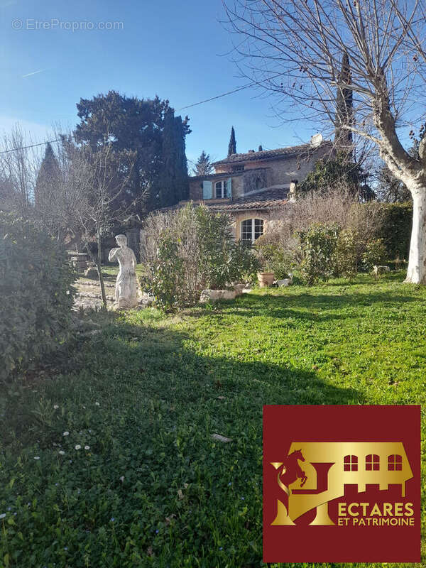 Maison à LORGUES