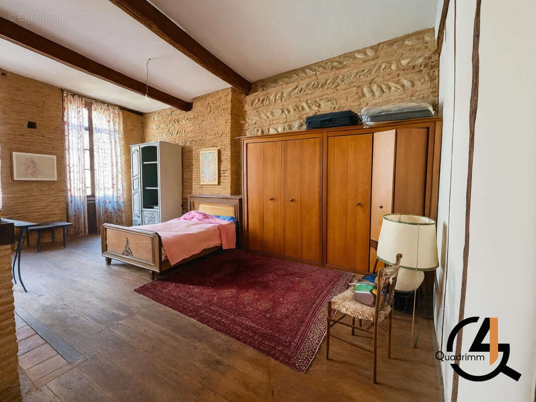 Maison à MONTESQUIEU-VOLVESTRE