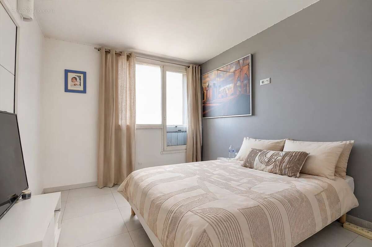 Appartement à LES LILAS