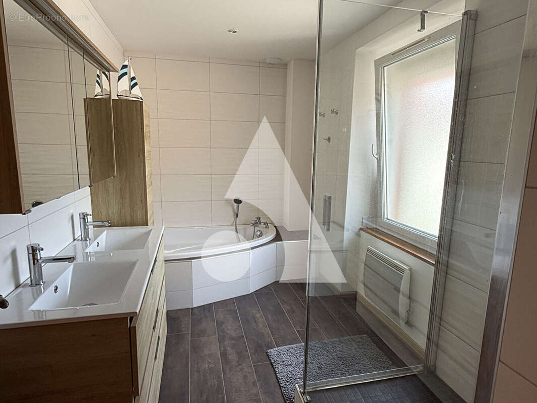 Maison Fesches Le Chatel 7 pièce(s) 170 m2 - photo 11
