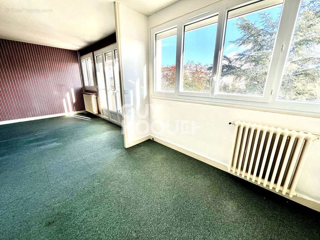 Appartement à VERRIERES-LE-BUISSON