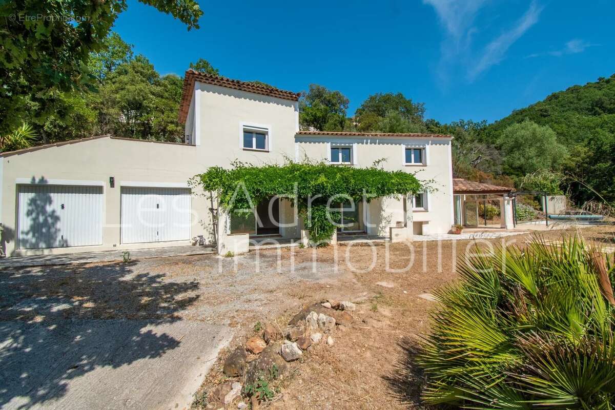 Propriété avec terrain plat et vue Estérel - photo 6