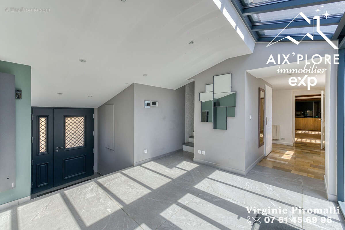 Maison 300 m² à Douvres  - photo 4