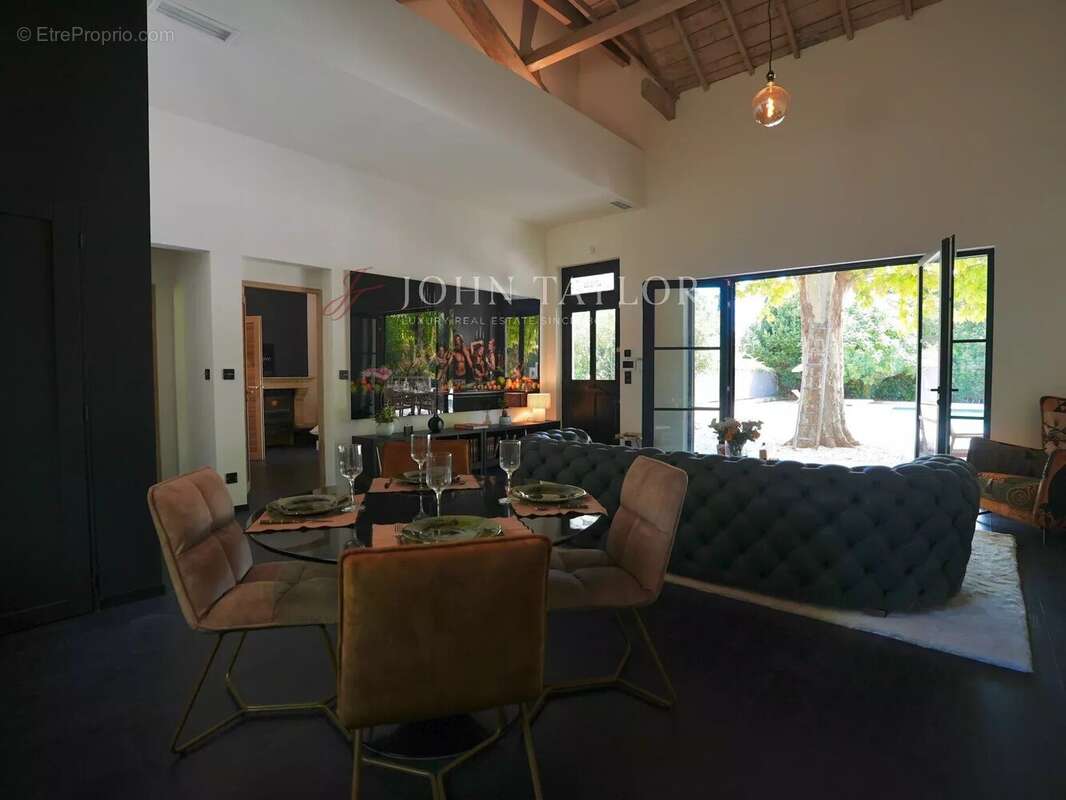 Exclusivité - maison renovée  maillane - photo 9