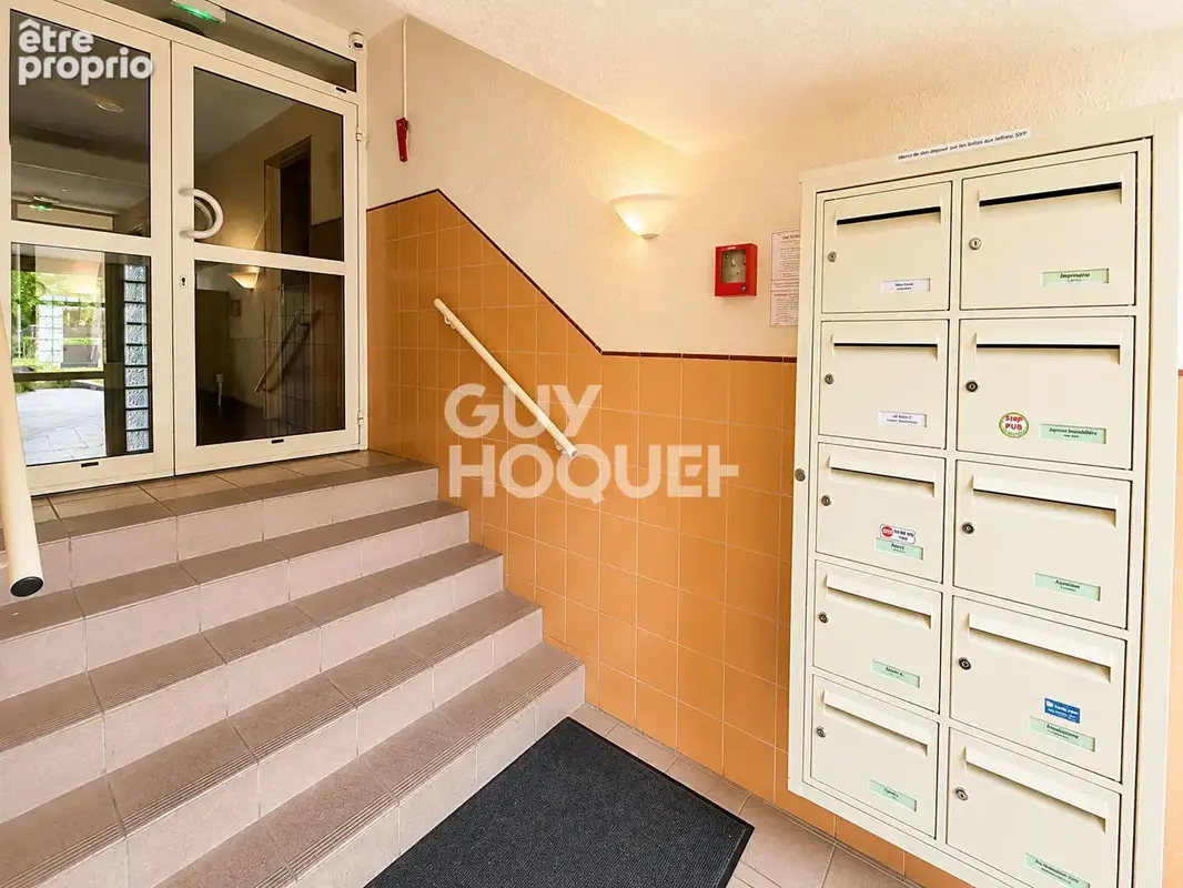 BESANÇON - Appartement T3 de 81 m²  Balcon avec vue sur le Doubs - Calme - Parking - Proche Boucle - photo 13