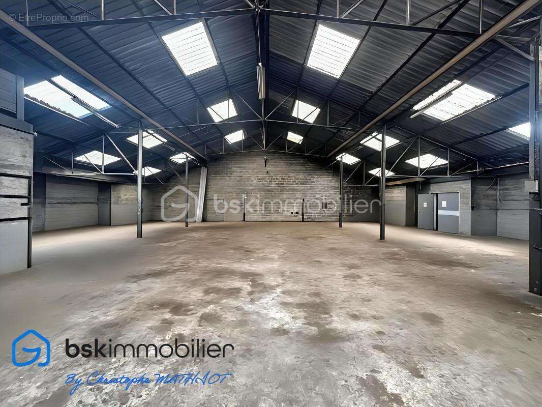Bâtiment industriel de 1 700 m² sur terrain de 6 230 m² – Nombreuses possibilités d’exploitation ! - photo 21