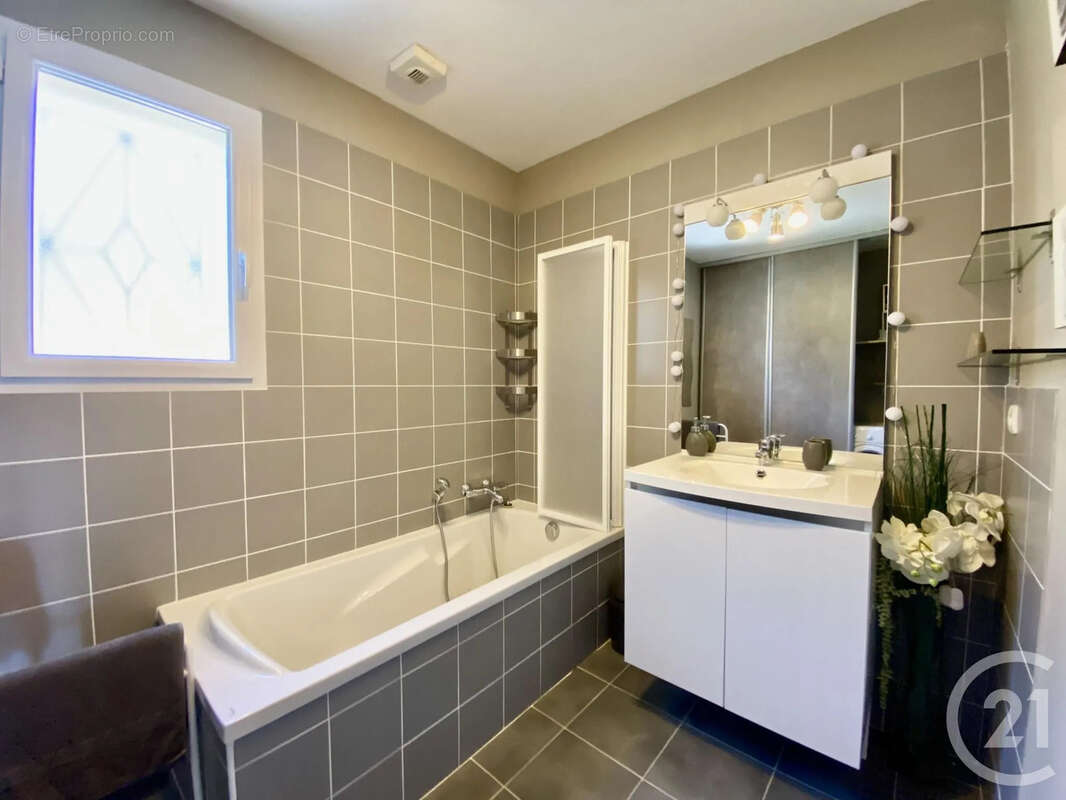 Maison 140 m² à La Turbie  - photo 14