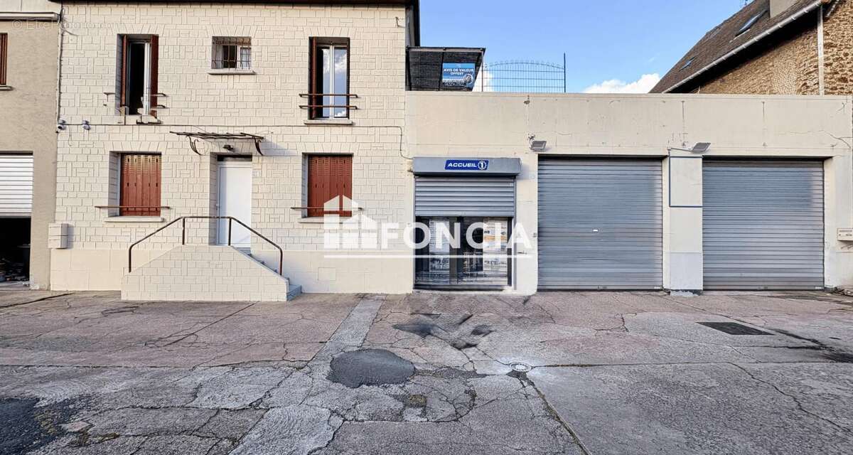 Appartement à LES PAVILLONS-SOUS-BOIS