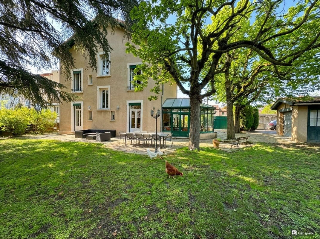 Maison de Maître 316m2 habitables 8 chambres + Véranda + Garage + Cave à Saint-Chamond - photo 4