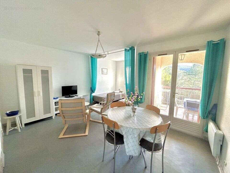 Appartement à GREOUX-LES-BAINS