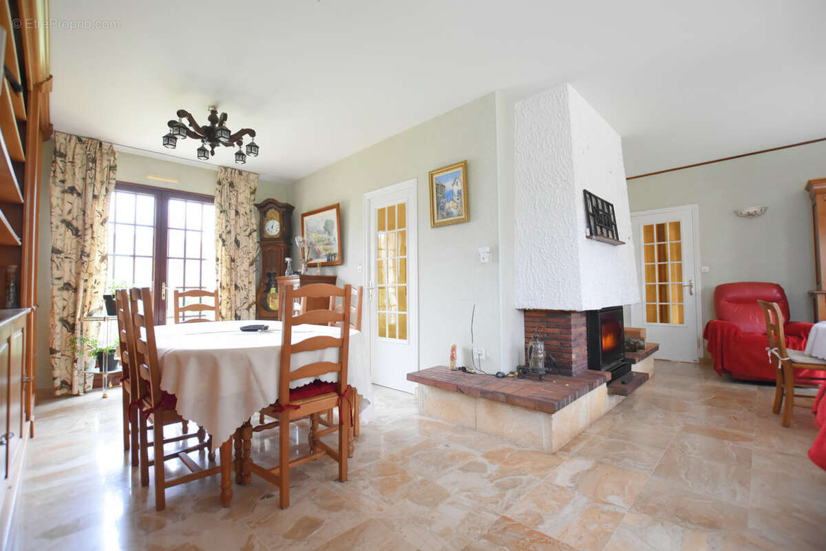 Maison à LEVIS-SAINT-NOM