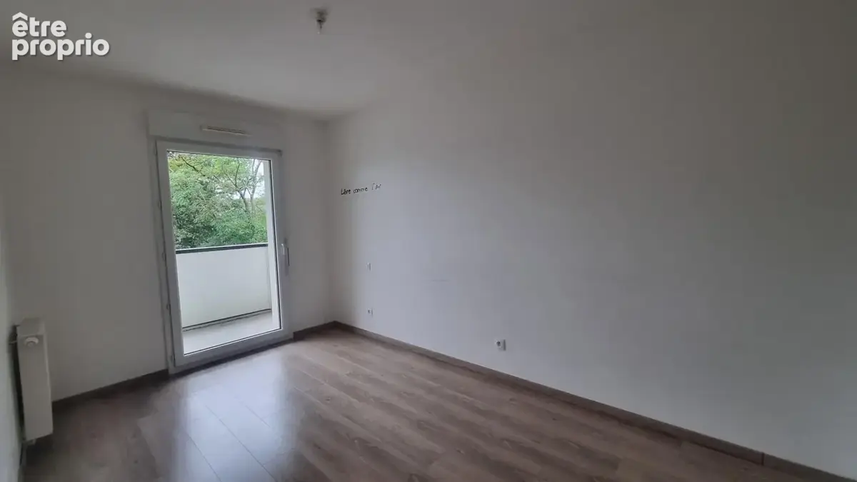 Appartement F3 à vendre - Maromme La Maine - 62 m² - Vue panoramique Rouen - 2 balcons - Parking - photo 11