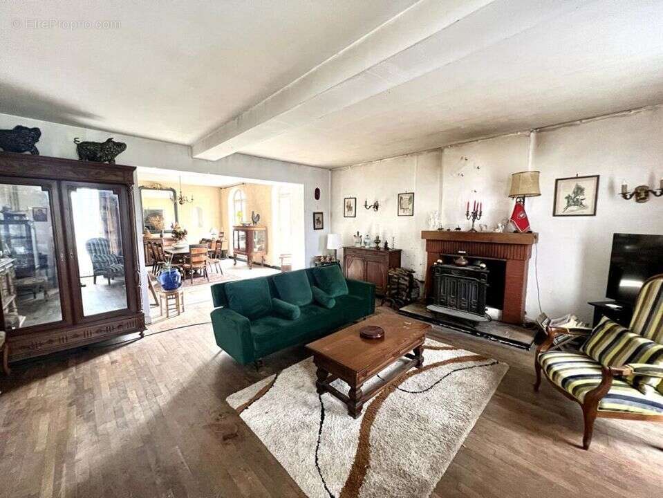 Maison à SAINT-SEVER-DE-SAINTONGE