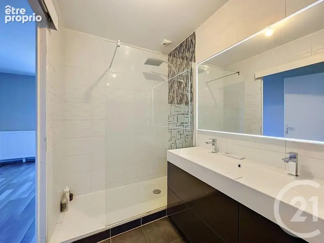 Maison 6 pièces 120 m² à vendre à Chassieu (69680) - photo 8