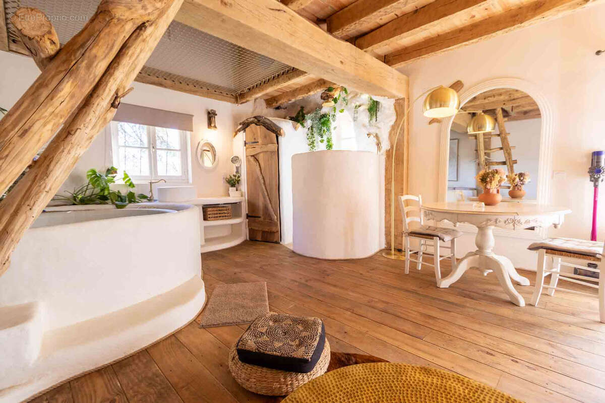 Maison à LA ROQUE-GAGEAC