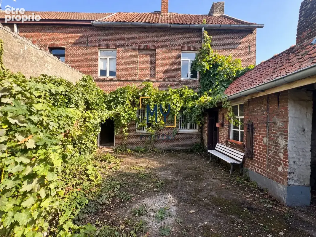Maison type fermette à rénover avec stationnement Maison et Terrains à vendre à Bondues 59910 MY Immobilier