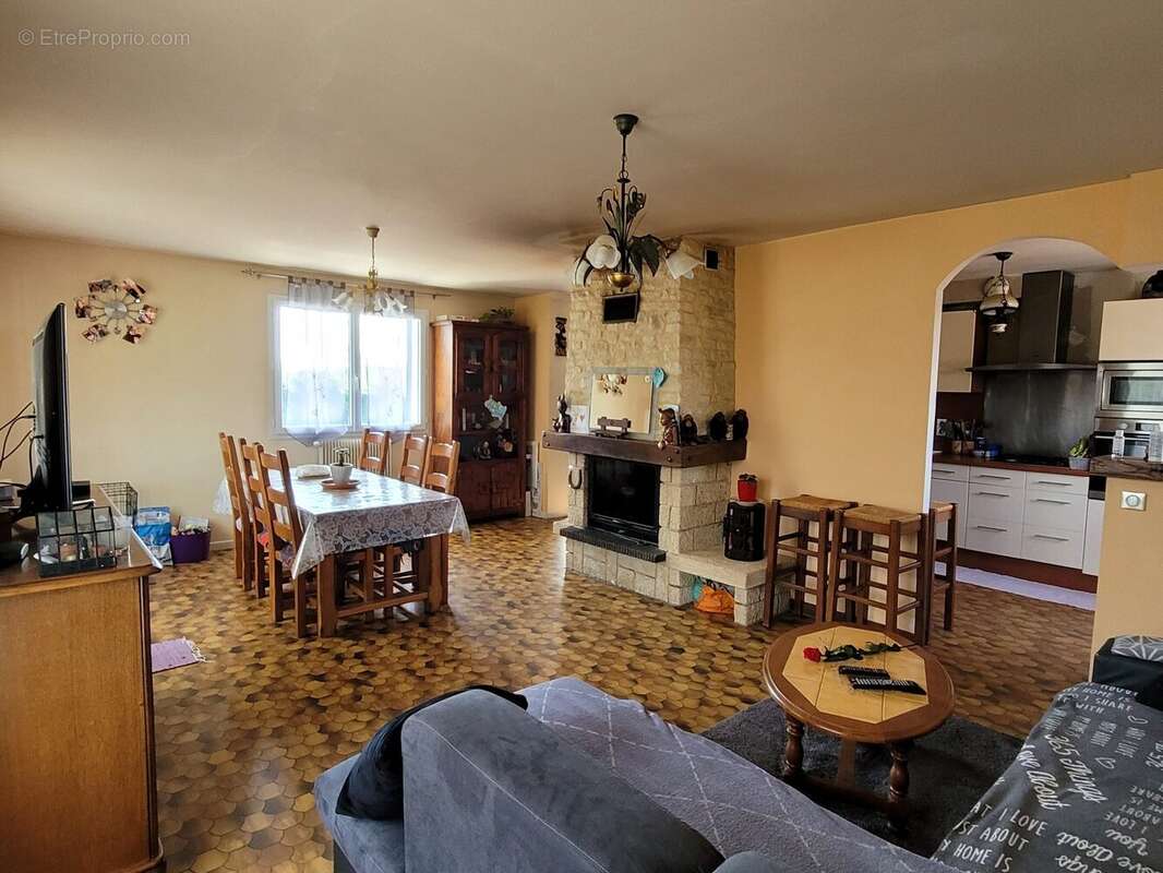 Maison à LE PALAIS-SUR-VIENNE