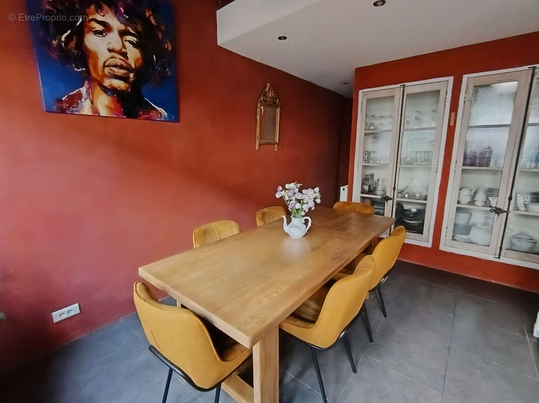 Maison de village de 160 m2  avec cour et terrasse - photo 7